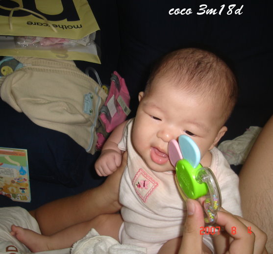 [coco的一步一腳印]3m18d,牙癢嗎?