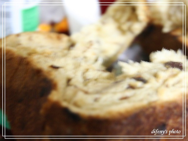 [麵包機裡的世界]葡萄乾橄欖油吐司。忌心急~