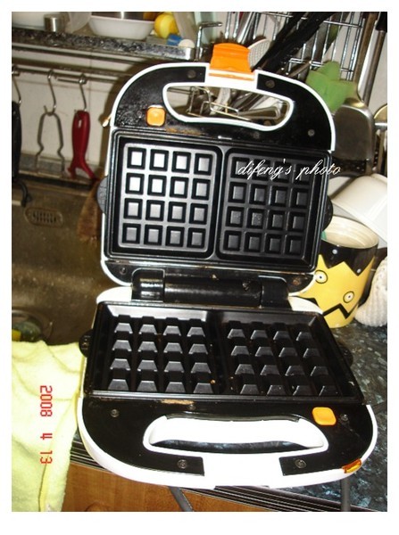 [麵包機裡的世界]星期天~宅媽在家做麵包鬆餅~今天由coco小姐旁白~