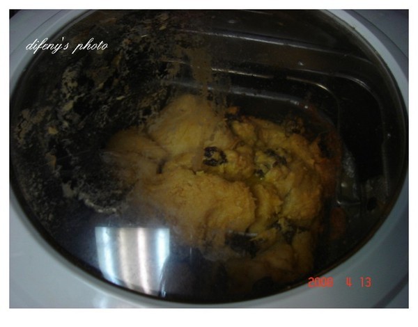 [麵包機裡的世界]星期天~宅媽在家做麵包鬆餅~今天由coco小姐旁白~