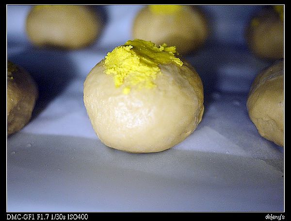 [烘焙世界]爆漿蔓越莓奶酥麵包