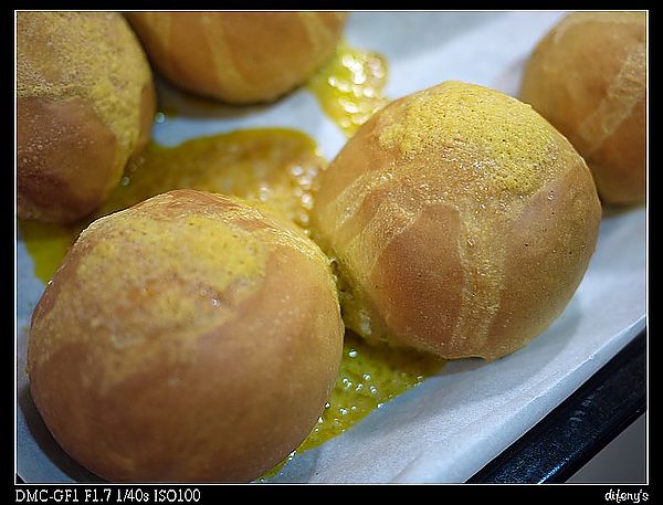 [烘焙世界]爆漿蔓越莓奶酥麵包