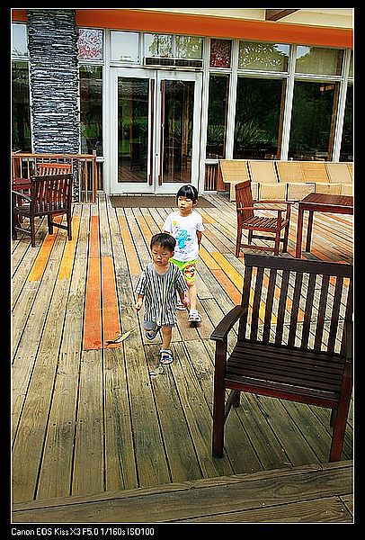 [住。東部。台東]台東鹿野|鹿鳴溫泉酒店。餵牛篇