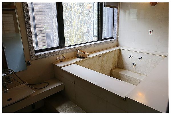 [國內趴趴走]烏來湯屋|雲頂溫泉行館。幽靜而美好的湯屋