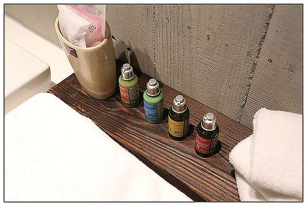 [住。東部]礁溪|清水模裡躍動。冒煙的石頭時尚旅店(環境篇)