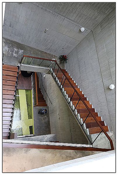 [住。東部]礁溪|清水模裡躍動。冒煙的石頭時尚旅店(環境篇)