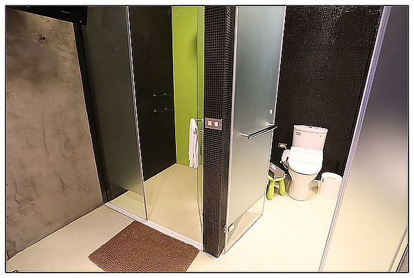 [住。東部]礁溪|清水模裡躍動。冒煙的石頭時尚旅店(環境篇)