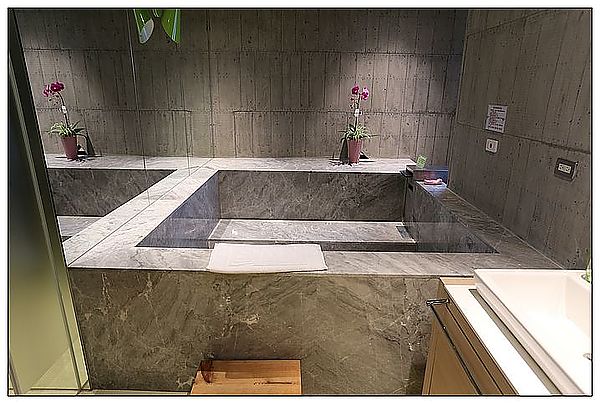 [住。東部]礁溪|清水模裡躍動。冒煙的石頭時尚旅店(環境篇)