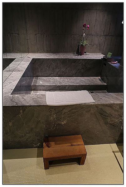 [住。東部]礁溪|清水模裡躍動。冒煙的石頭時尚旅店(環境篇)