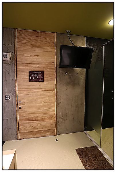 [住。東部]礁溪|清水模裡躍動。冒煙的石頭時尚旅店(環境篇)