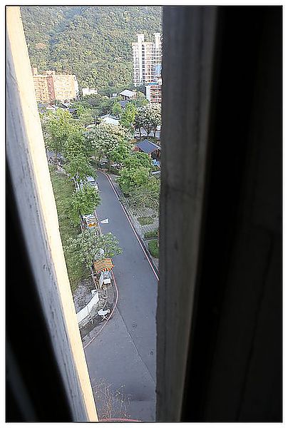 [住。東部]礁溪|清水模裡躍動。冒煙的石頭時尚旅店(環境篇)