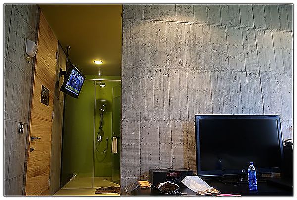 [住。東部]礁溪|清水模裡躍動。冒煙的石頭時尚旅店(環境篇)