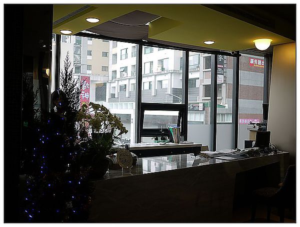 [住。東部]礁溪|清水模裡躍動。冒煙的石頭時尚旅店(環境篇)