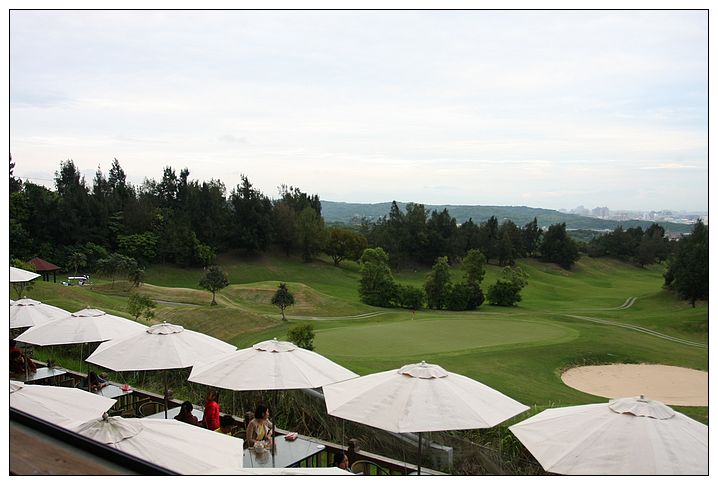[國內趴趴走。北部]桃園|星海之戀咖啡館。看飛機、夜景~轉換心情的好地點