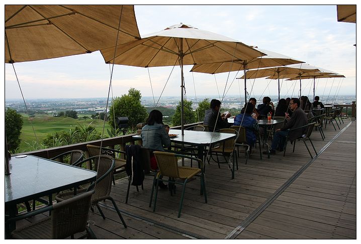 [國內趴趴走。北部]桃園|星海之戀咖啡館。看飛機、夜景~轉換心情的好地點