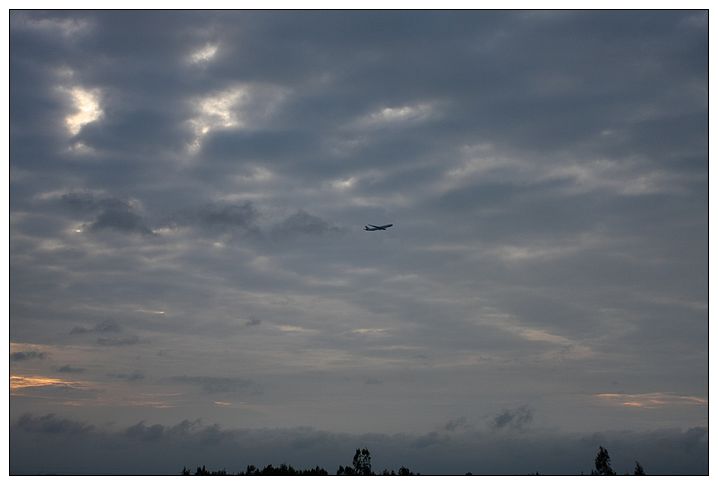 [國內趴趴走。北部]桃園|星海之戀咖啡館。看飛機、夜景~轉換心情的好地點
