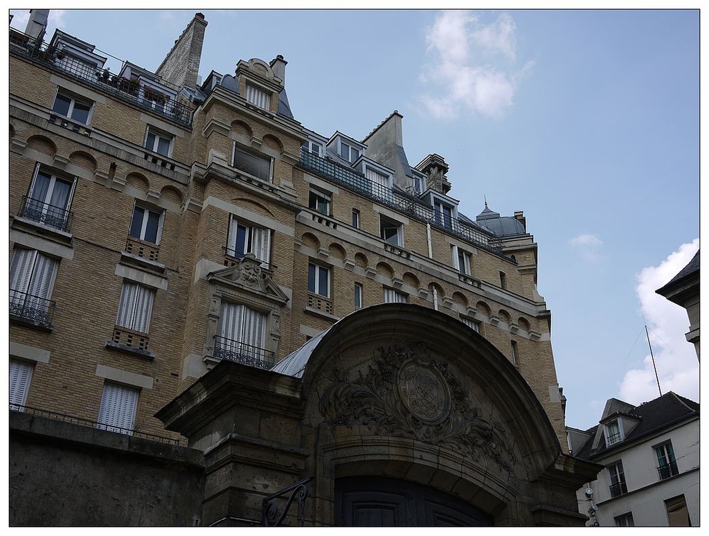 [2013。夏。親子背包歐遊]遊記|DAY5-薇薇安拱廊、歌劇院opera。春天百貨說國語