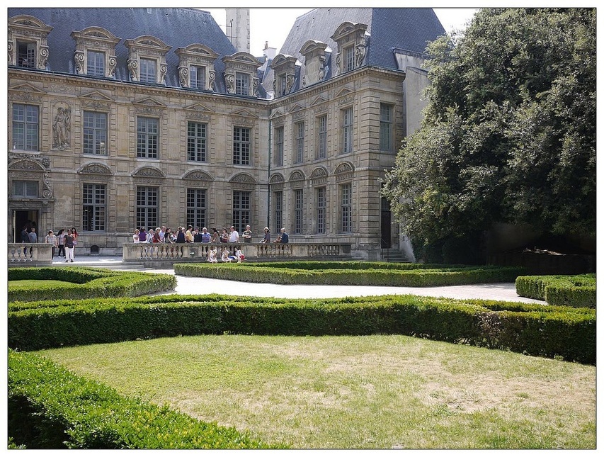 [2013。夏。親子背包歐遊]遊記|DAY5-薇薇安拱廊、歌劇院opera。春天百貨說國語