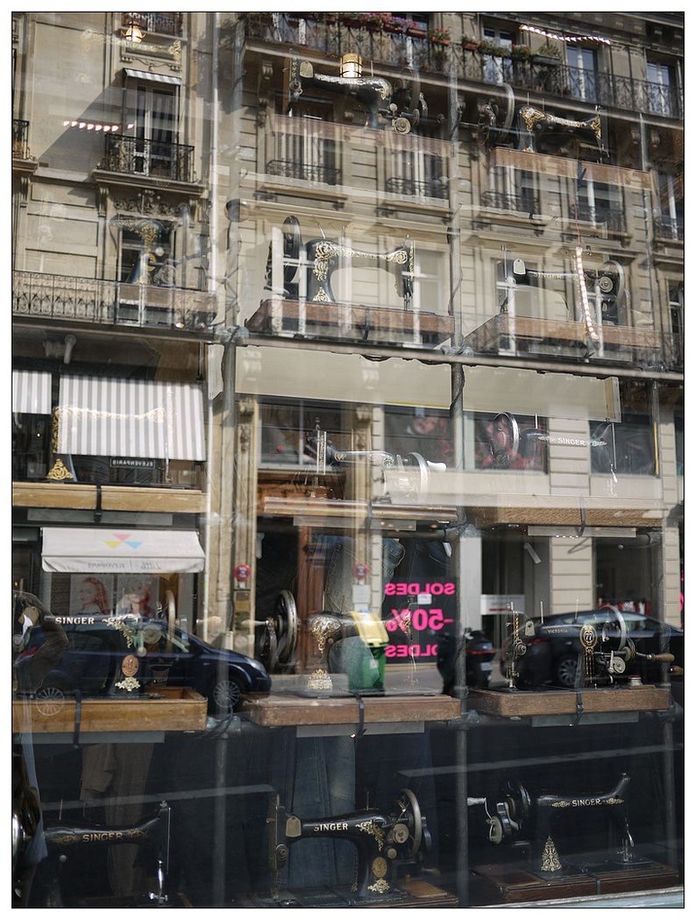 [2013。夏。親子背包歐遊]遊記|DAY5-薇薇安拱廊、歌劇院opera。春天百貨說國語