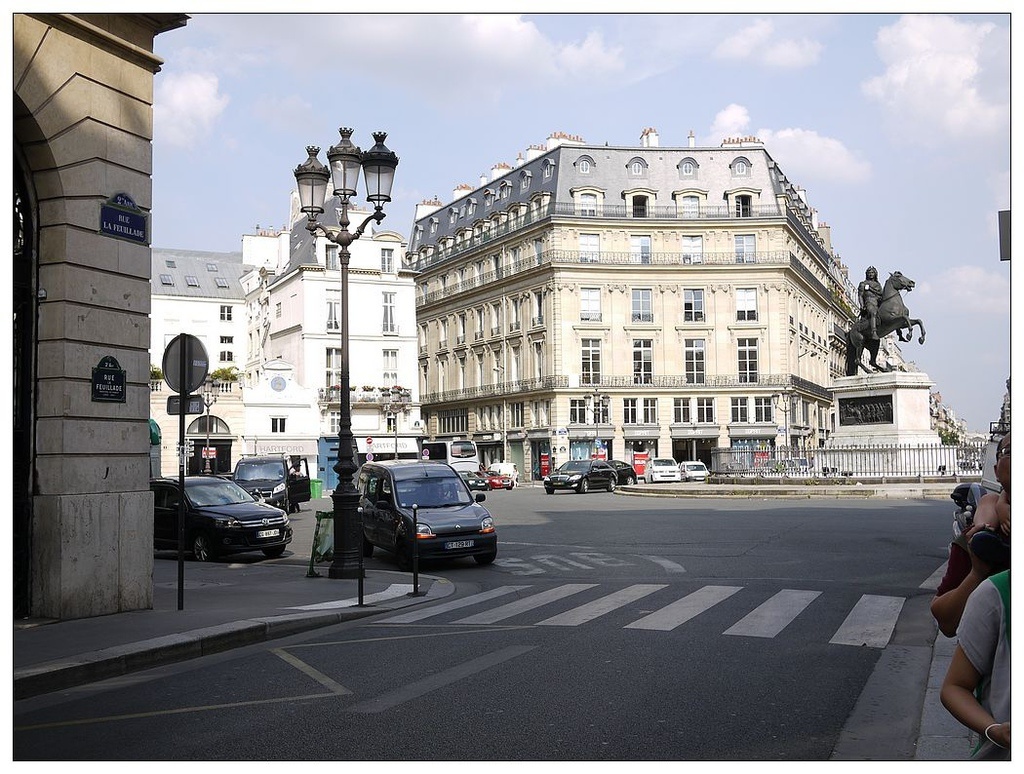 [2013。夏。親子背包歐遊]遊記|DAY5-薇薇安拱廊、歌劇院opera。春天百貨說國語