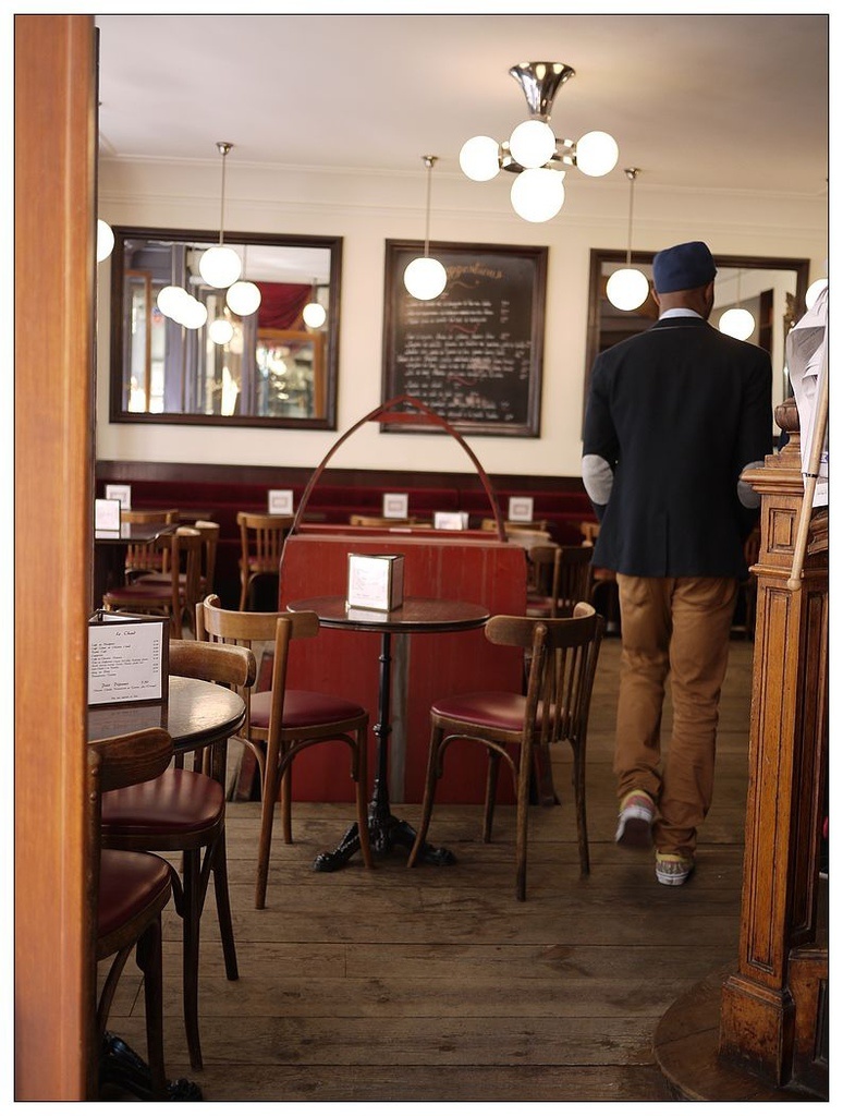 [2013。夏。親子背包歐遊]遊記|DAY5-薇薇安拱廊、歌劇院opera。春天百貨說國語