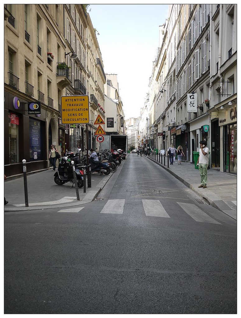 [2013。夏。親子背包歐遊]遊記|DAY5-薇薇安拱廊、歌劇院opera。春天百貨說國語