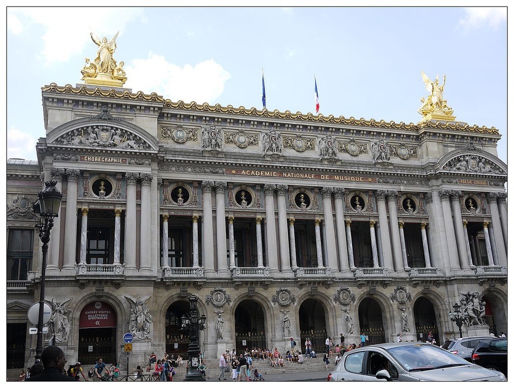 [2013。夏。親子背包歐遊]遊記|DAY5-薇薇安拱廊、歌劇院opera。春天百貨說國語