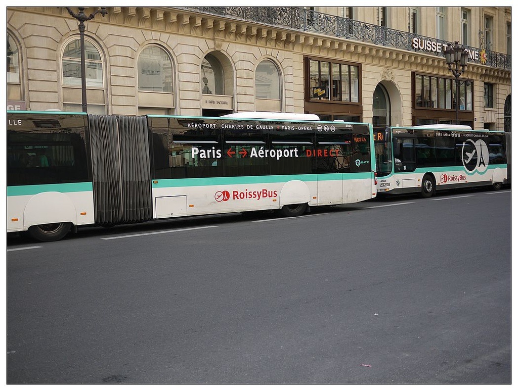 [2013。夏。親子背包歐遊]遊記|DAY5-薇薇安拱廊、歌劇院opera。春天百貨說國語