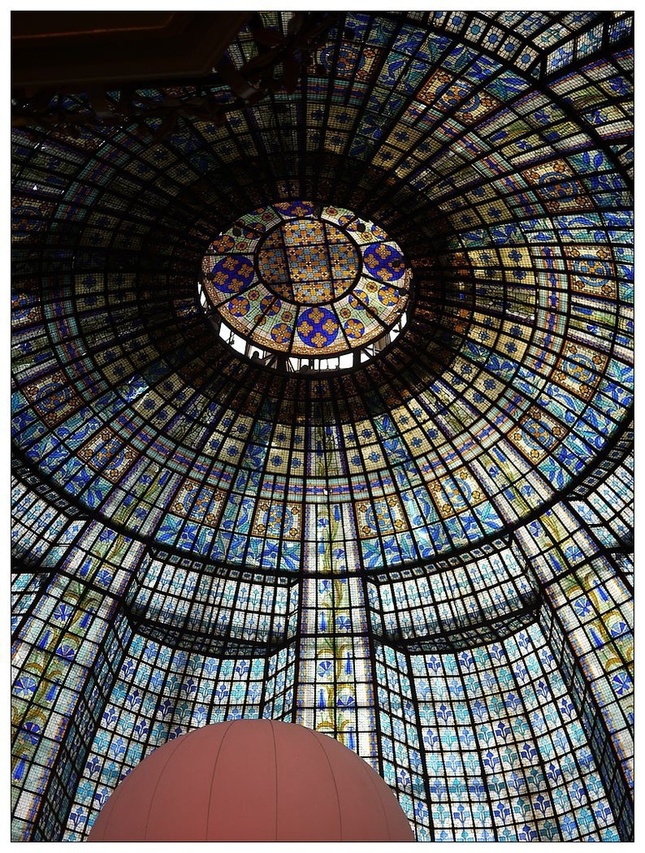 [2013。夏。親子背包歐遊]遊記|DAY5-薇薇安拱廊、歌劇院opera。春天百貨說國語