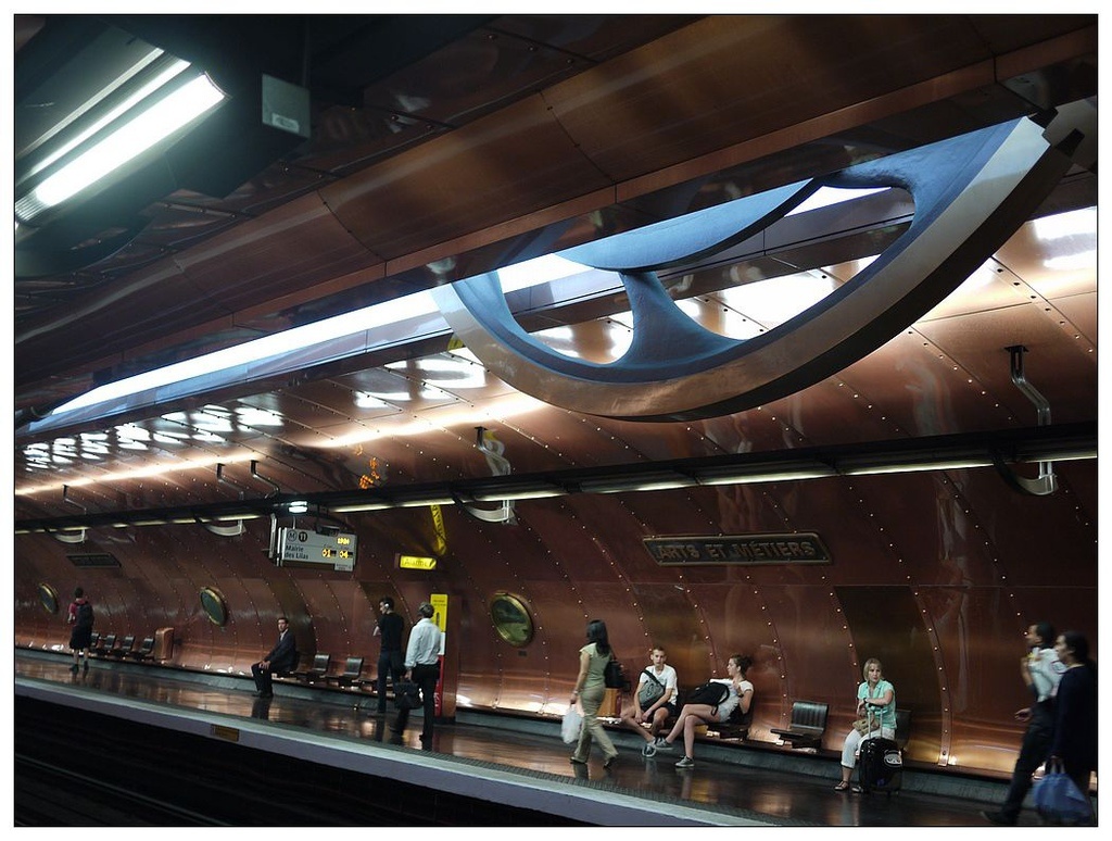 [2013。夏。親子背包歐遊]遊記|DAY5-薇薇安拱廊、歌劇院opera。春天百貨說國語