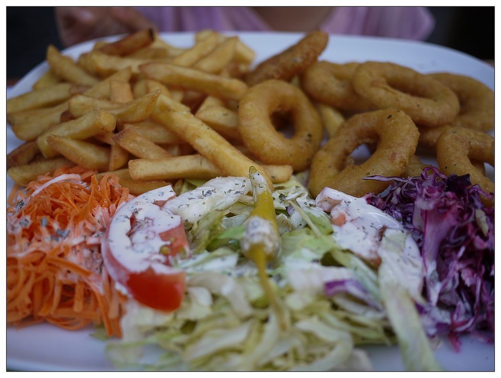 [2013。夏。親子背包歐遊]遊記|DAY14 IBIS對面，家樂福旁的經濟KABA店晚餐