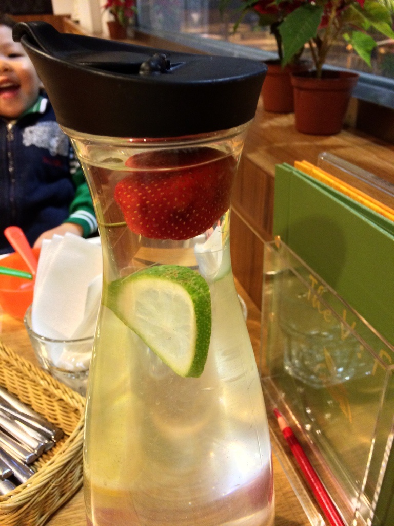 [食記。北部]台北信義|大安森林公園站對面。舞蔬弄果。素食歐式創意料理新選擇