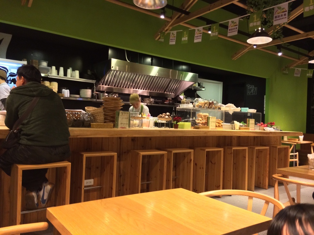 [食記。北部]台北信義|大安森林公園站對面。舞蔬弄果。素食歐式創意料理新選擇