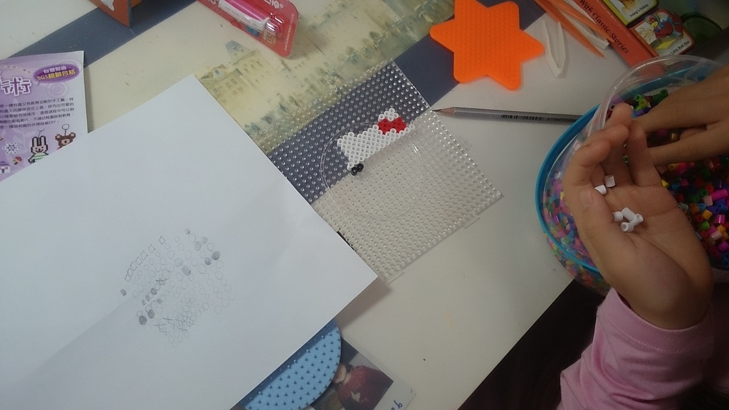 [coco7歲]專注。沈迷。創造力發現的拼豆世界ＤＩＹ。手作慈善義賣捐款