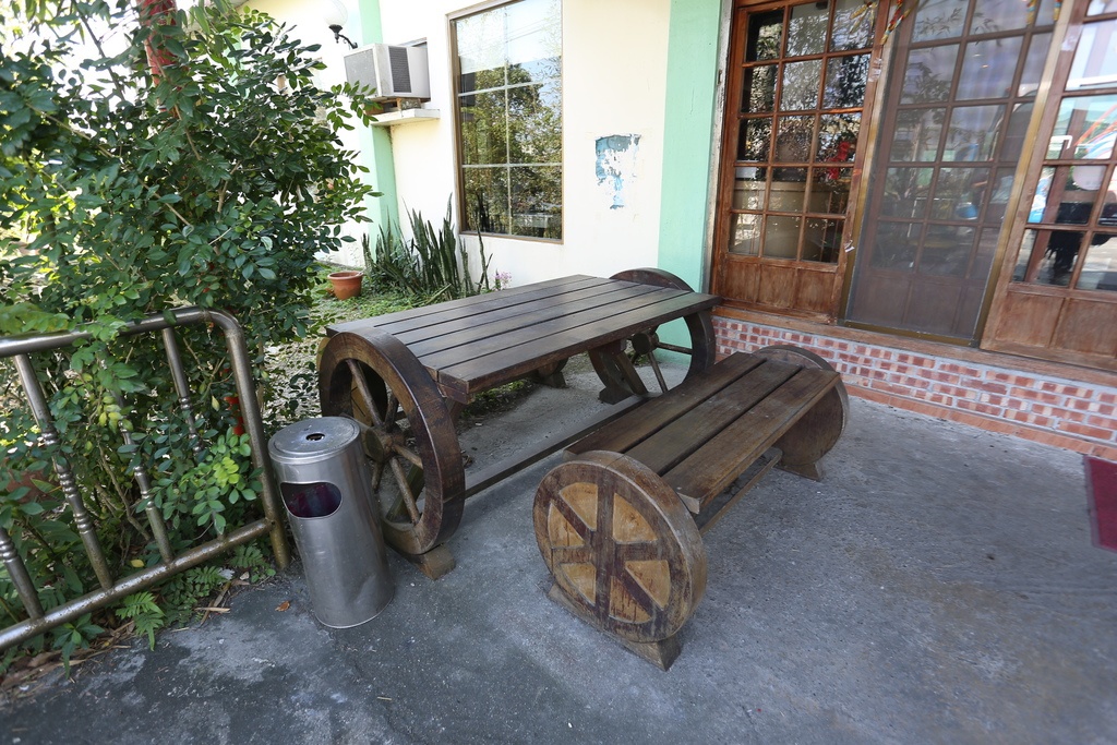 [食記。東部]慢城鳳林旅記|芳草古樹擂茶餐。重新學習家庭、長幼、親子間教育娛樂兼具餐廳