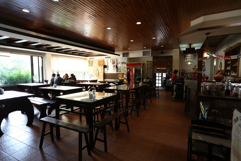 [食記。東部]慢城鳳林旅記|芳草古樹擂茶餐。重新學習家庭、長幼、親子間教育娛樂兼具餐廳