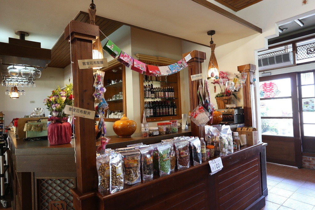 [食記。東部]慢城鳳林旅記|芳草古樹擂茶餐。重新學習家庭、長幼、親子間教育娛樂兼具餐廳