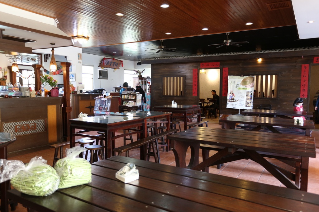 [食記。東部]慢城鳳林旅記|芳草古樹擂茶餐。重新學習家庭、長幼、親子間教育娛樂兼具餐廳