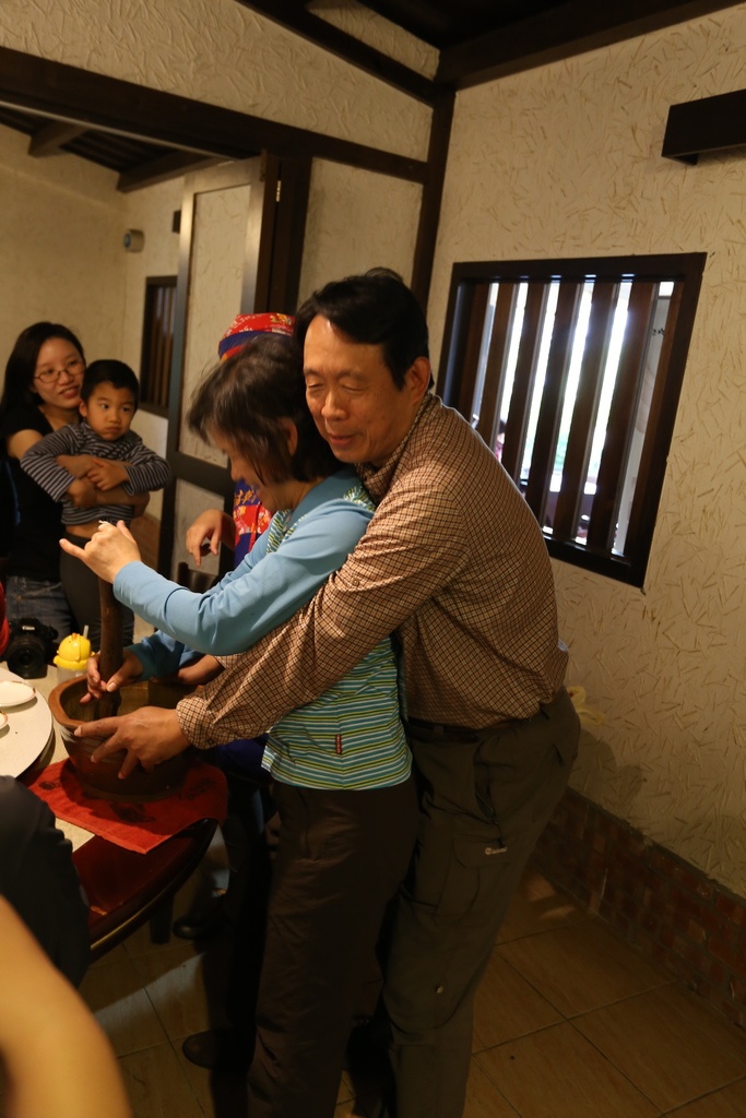 [食記。東部]慢城鳳林旅記|芳草古樹擂茶餐。重新學習家庭、長幼、親子間教育娛樂兼具餐廳