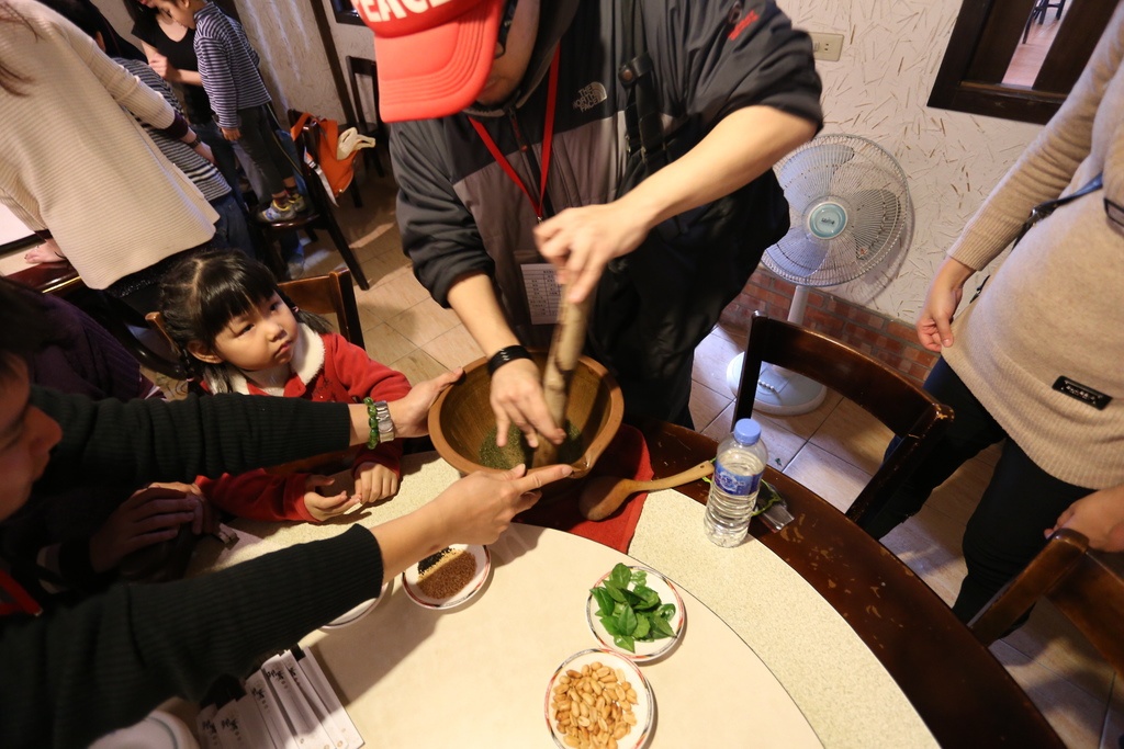 [食記。東部]慢城鳳林旅記|芳草古樹擂茶餐。重新學習家庭、長幼、親子間教育娛樂兼具餐廳