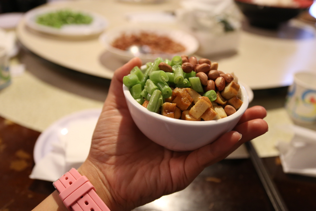 [食記。東部]慢城鳳林旅記|芳草古樹擂茶餐。重新學習家庭、長幼、親子間教育娛樂兼具餐廳