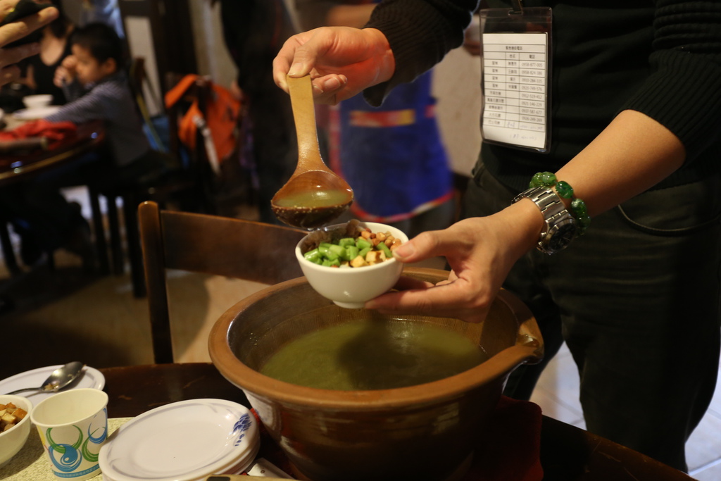 [食記。東部]慢城鳳林旅記|芳草古樹擂茶餐。重新學習家庭、長幼、親子間教育娛樂兼具餐廳
