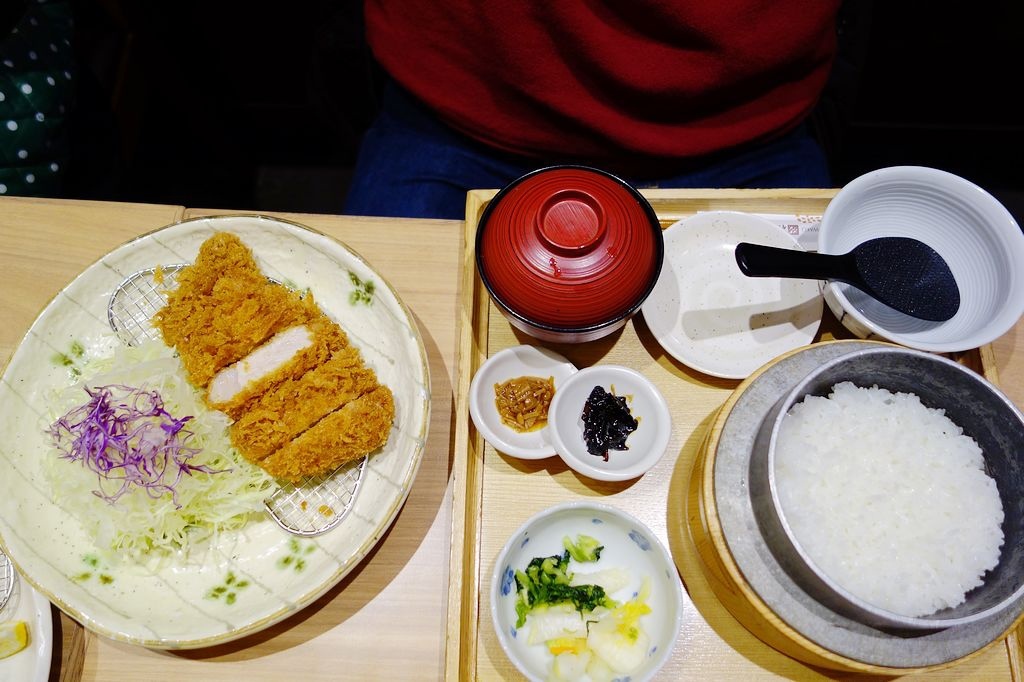 [2014過年。東京]和幸豬排。日本必吃豬排好味。免費加飯加菜加湯。池袋parco店