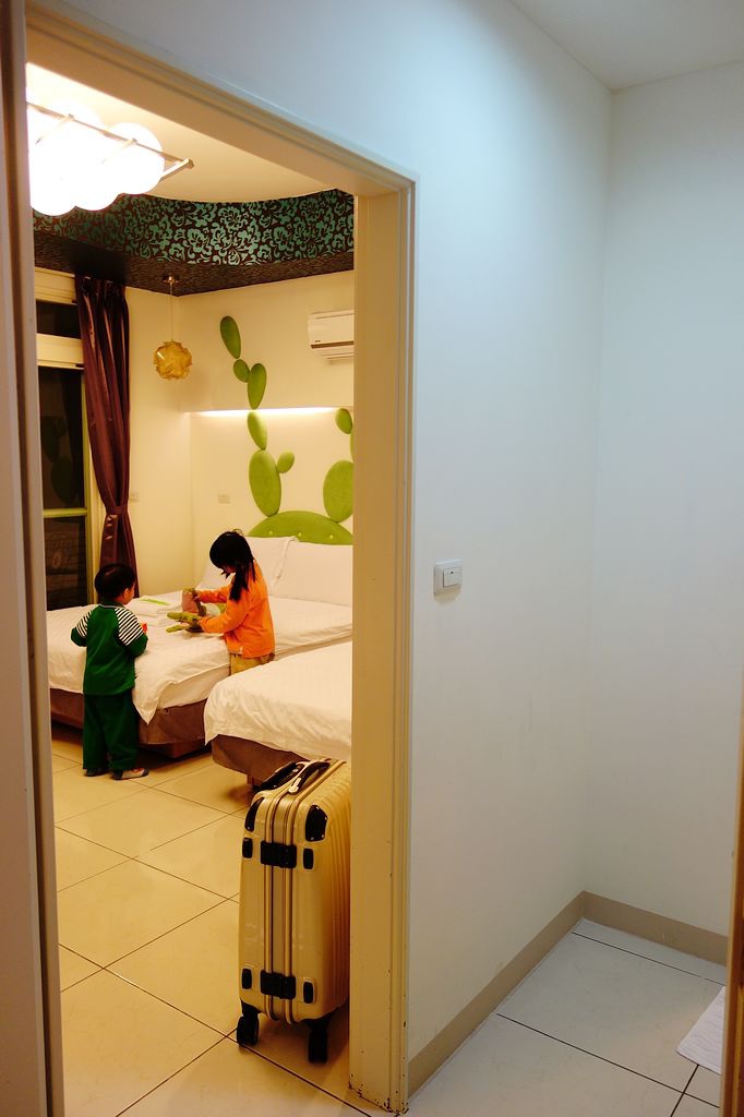 [住。東部]宜蘭羅東民宿推薦|巴黎鐵塔。宜蘭包棟民宿。精品設計民宿。私人招待所～營造國外日租公寓的感受～回味巴黎鐵塔的美好