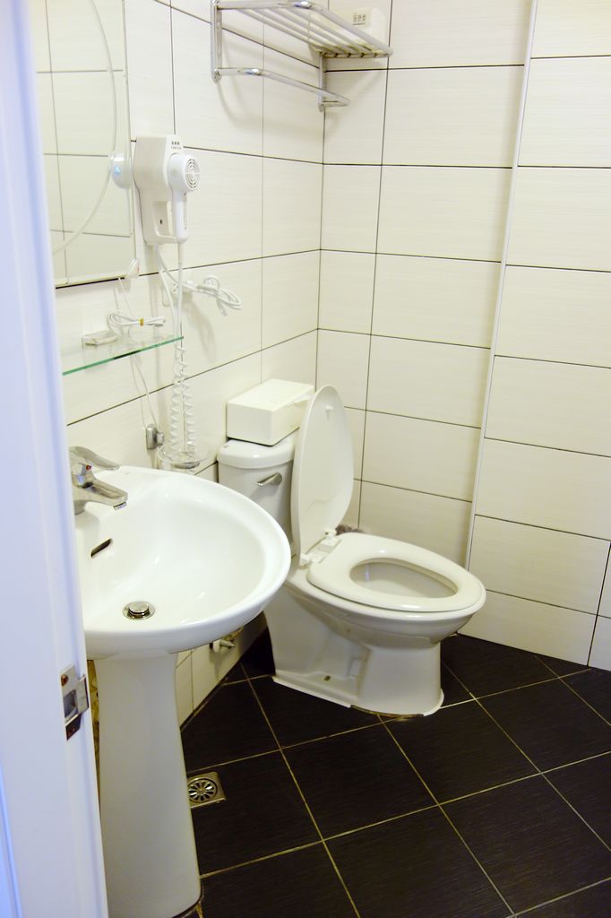 [住。東部]宜蘭羅東民宿推薦|巴黎鐵塔。宜蘭包棟民宿。精品設計民宿。私人招待所～營造國外日租公寓的感受～回味巴黎鐵塔的美好