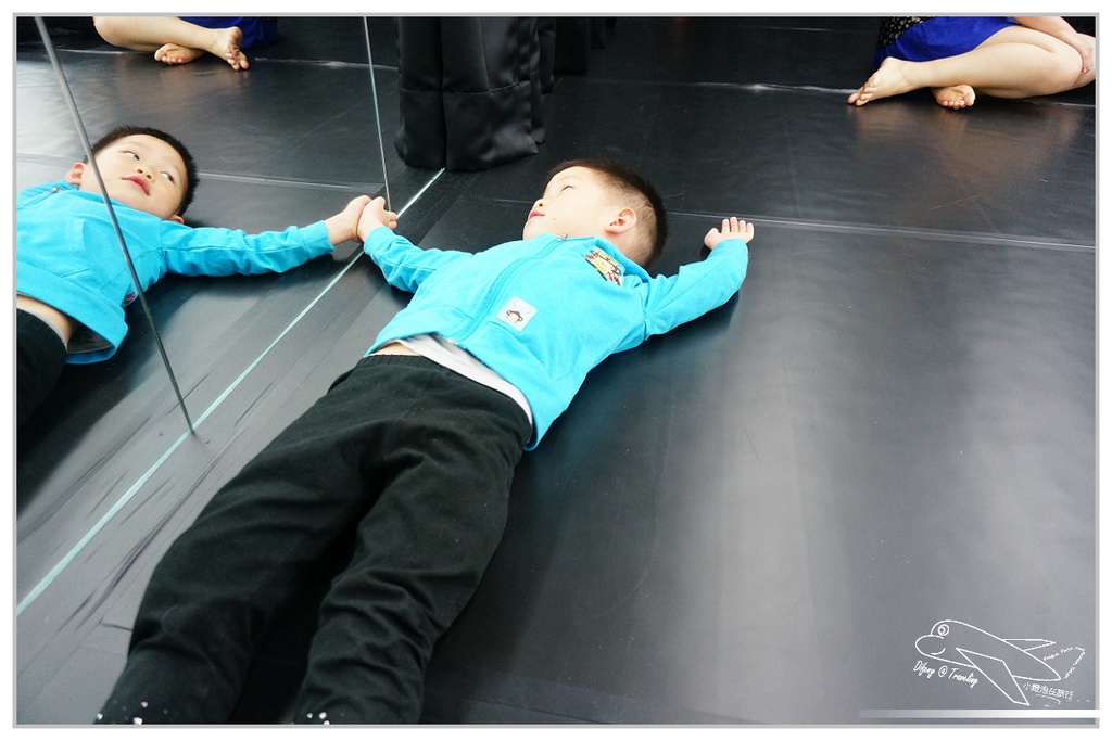 [親子。課程]AM藝起來–老師來了。親子遊樂園==藝術X音樂課程～小小獅子們，上課囉！藝術課程、親子關係的養成課程推薦～