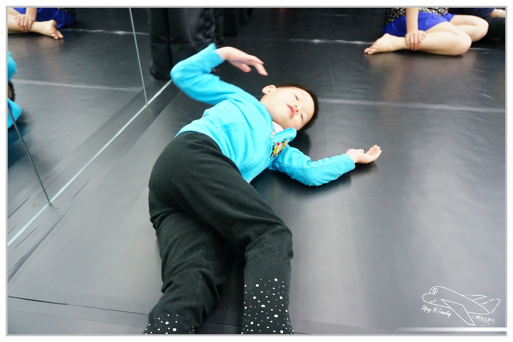 [親子。課程]AM藝起來–老師來了。親子遊樂園==藝術X音樂課程～小小獅子們，上課囉！藝術課程、親子關係的養成課程推薦～