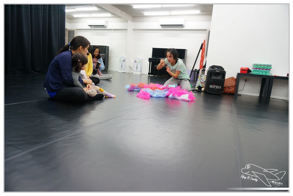 [親子。課程]AM藝起來–老師來了。親子遊樂園==藝術X音樂課程～小小獅子們，上課囉！藝術課程、親子關係的養成課程推薦～