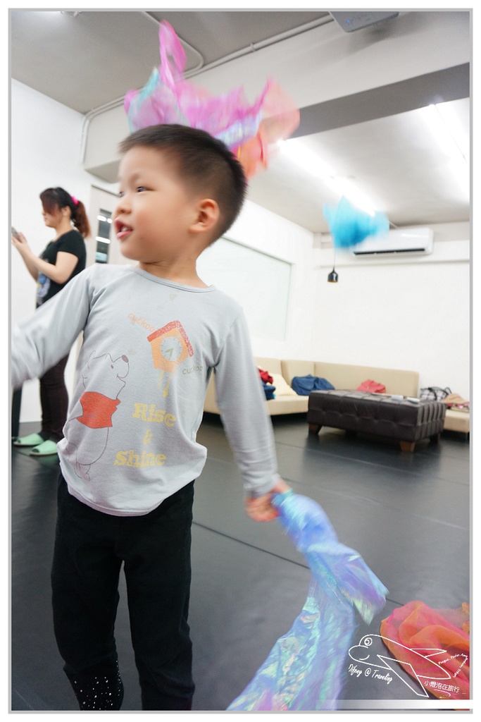 [親子。課程]AM藝起來–老師來了。親子遊樂園==藝術X音樂課程～小小獅子們，上課囉！藝術課程、親子關係的養成課程推薦～