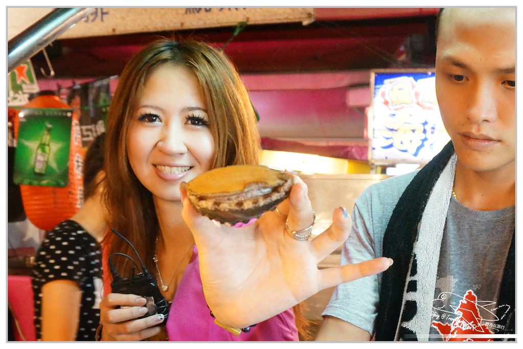 [食記。南部]Night Market, Kaohsiung。高雄市凱旋國際觀光夜市=部落嗑美食。高雄景點推薦、交通方便、全國最大夜市。五星級夜市、占地九千坪、4500個停車位，不怕你來吃（下）